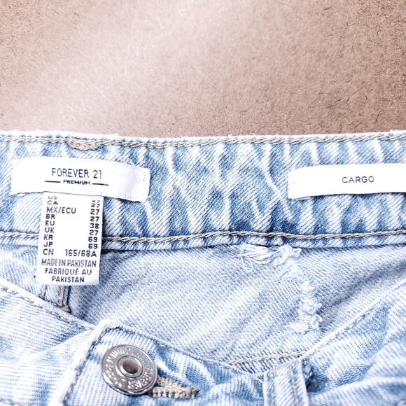 Forever 21 Premium Wide Straight Leg Cargo Jeans Sz 27 Blue Lt Wash Streetwear - Picture 12 of 12